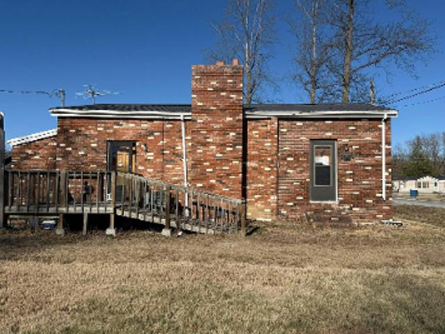 House for sale in Hurst, Illinois