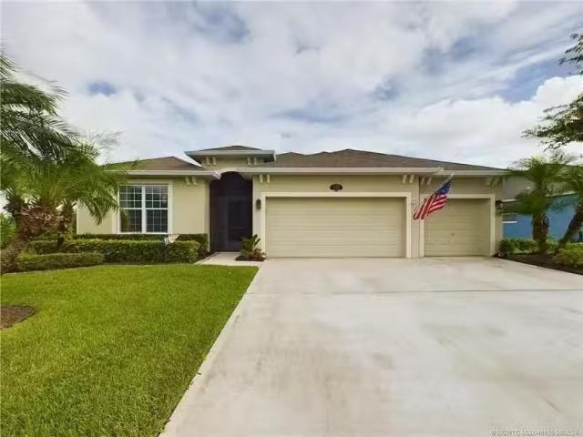 House for rent in Sebastian