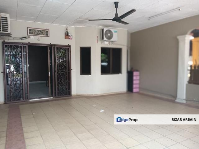 House for rent in Malaka