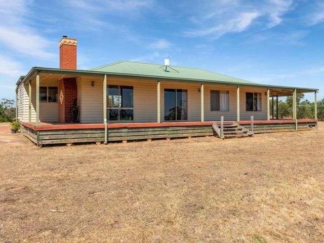 Cottage for sale in Axedale, Victoria