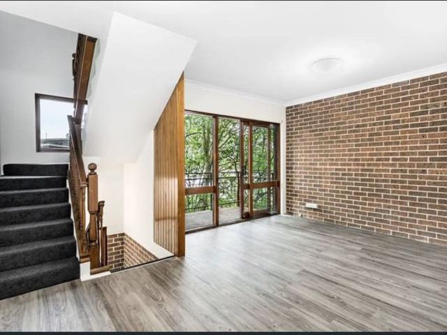 Townhouse for rent in Sydney, New South Wales