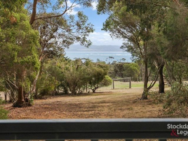Cottage for sale in Ventnor, Victoria