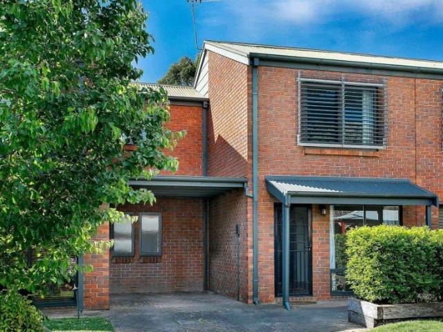 Townhouse for rent in Horseshoe Creek, South Australia