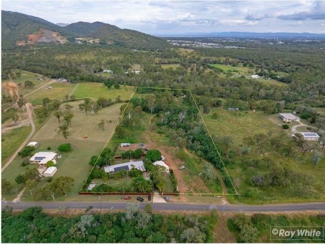 House for sale in Parkhurst