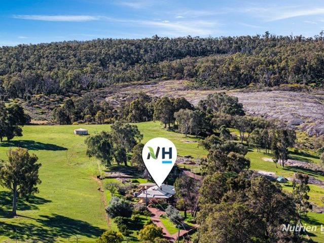 Cottage for sale in Karragullen, Western Australia