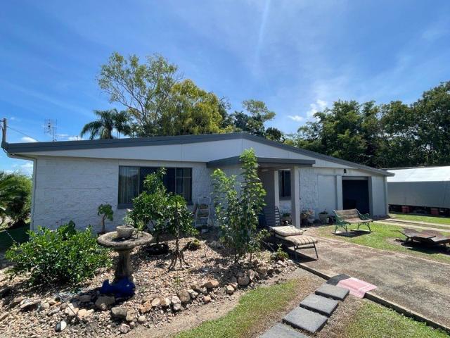Cottage for sale in Hinchinbrook, Queensland
