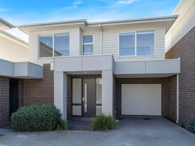 Townhouse for sale in Camerons Creek, Victoria