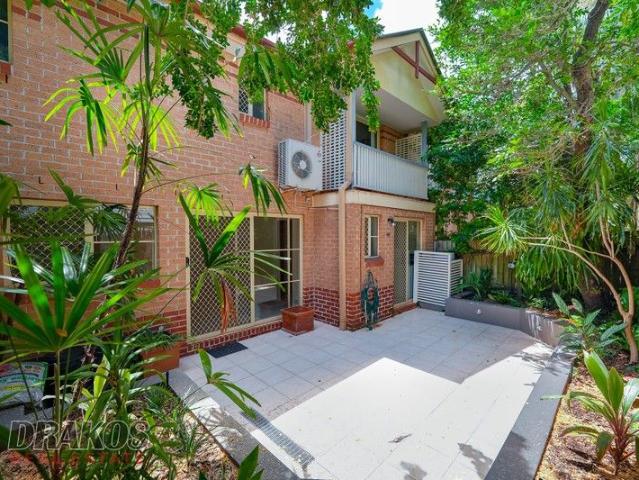 Townhouse for sale in Toombul, Queensland