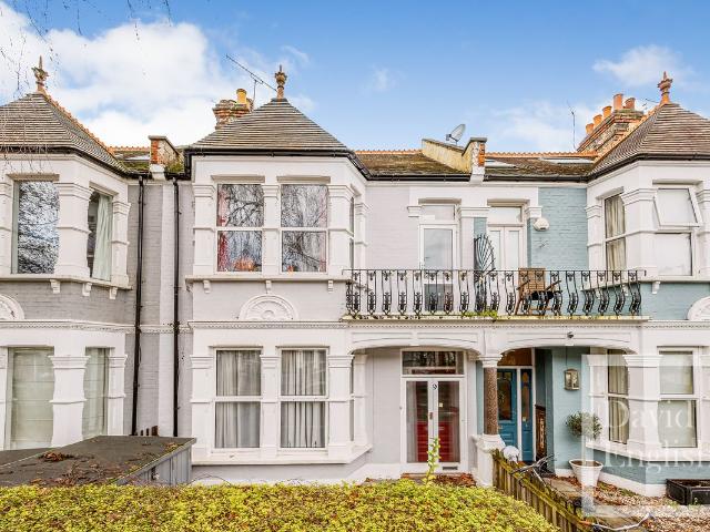 House for rent in London Borough of Ealing, Greater London