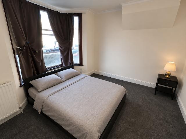 Apartment for rent in Manor Park, Greater London