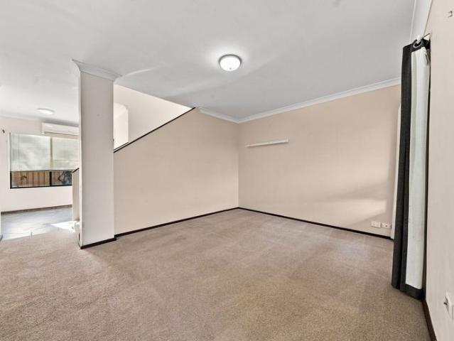 Townhouse for rent in Como, Western Australia