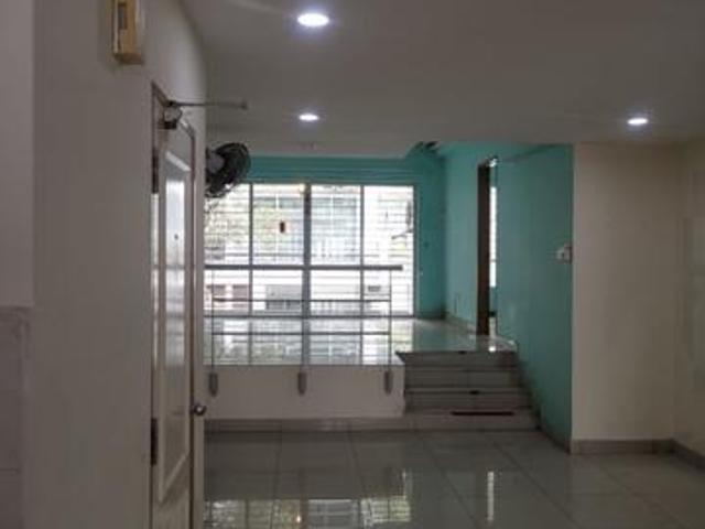 Townhouse for sale in Petaling, Subang Jaya