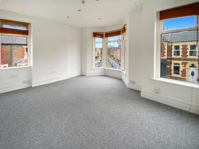 Room for rent in Plasnewydd, Falcon Lodge