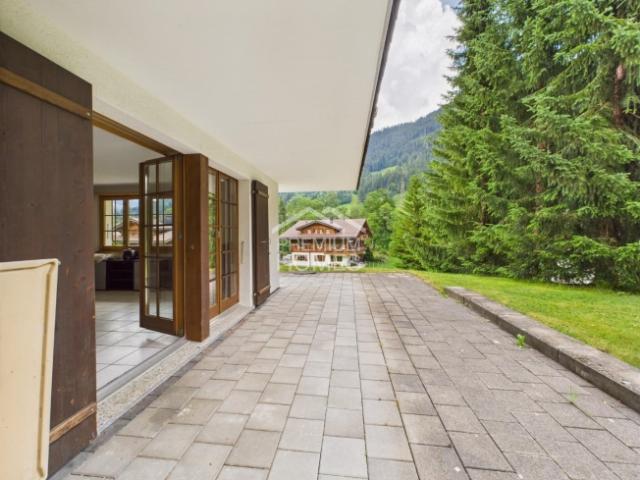 Terrassenwohnung kaufen in Saanen, Bern