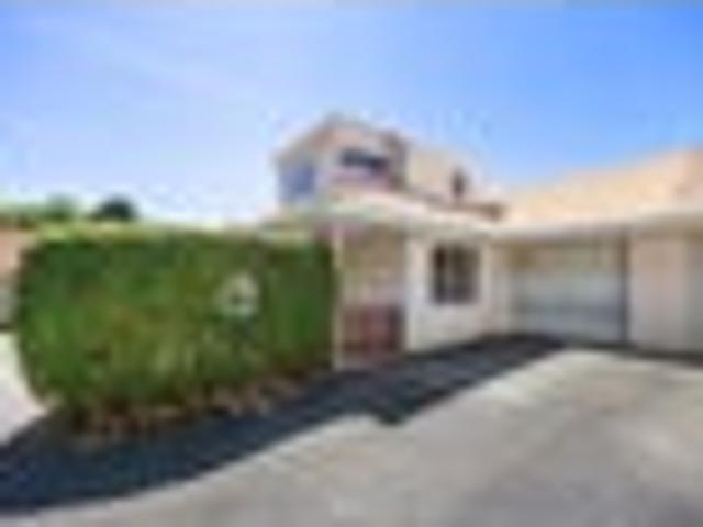 House for sale in Henderson, Henderson-Massey
