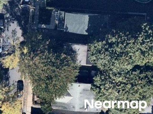 House for sale in The Bronx, Arverne