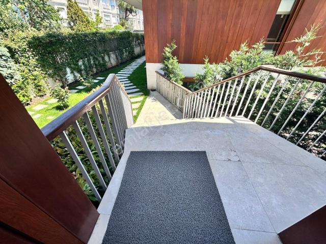 Bakirköy, Şenlikköy Mahallesi içerisinde satılık Daire