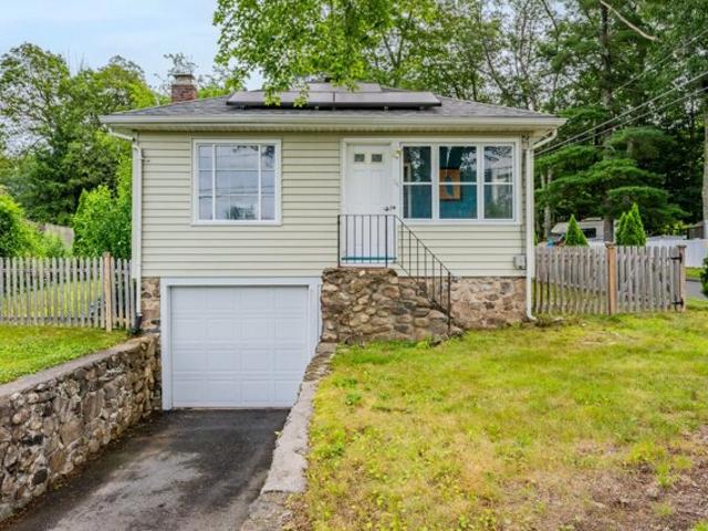 House for sale in Avon