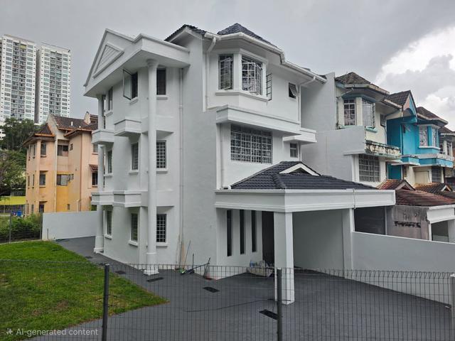 Townhouse for sale in Petaling, Alam Impian