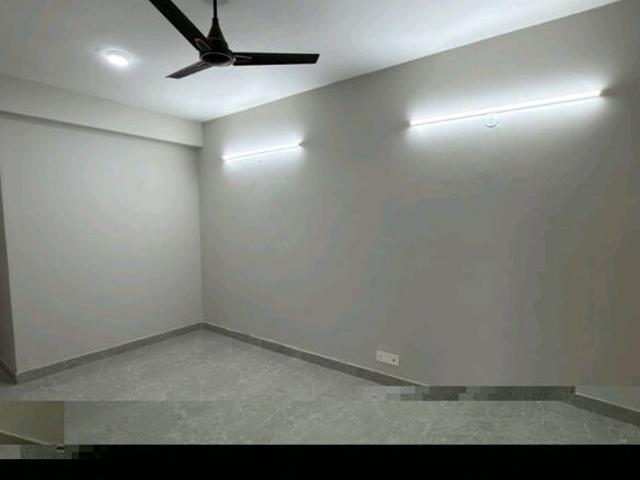 Commercial for rent in Deri