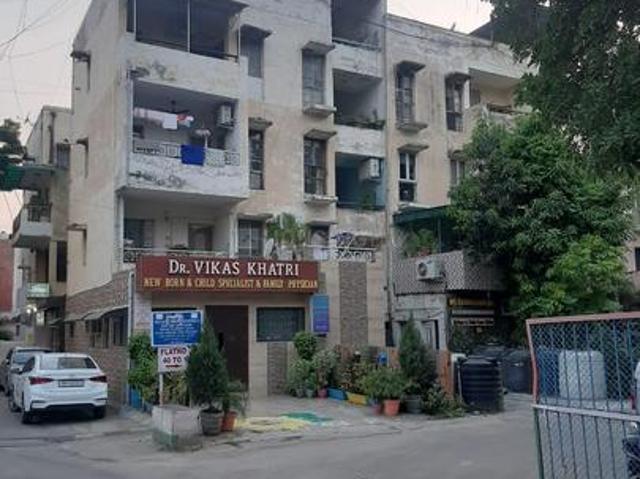 Flat for sale in South West Delhi, Deri