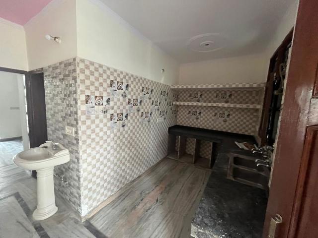 Property for rent in Hariana