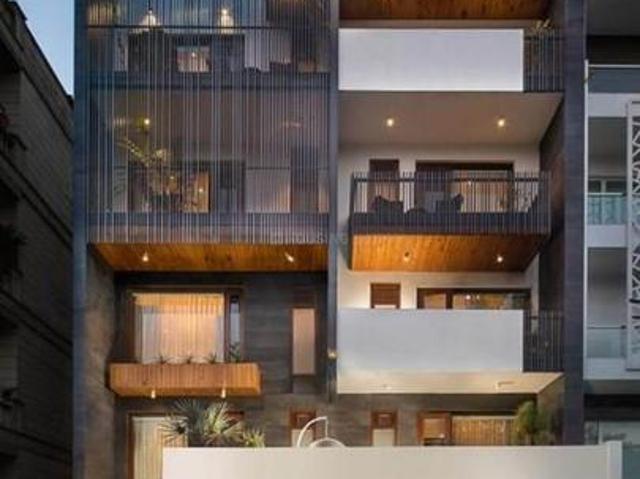 Flat for sale in North Delhi, Deri