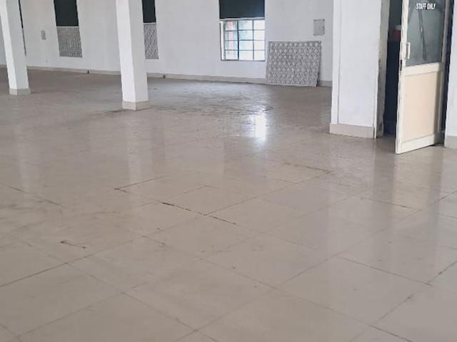 Commercial for rent in Hariana