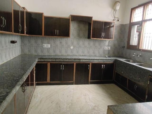 House for rent in Hariana