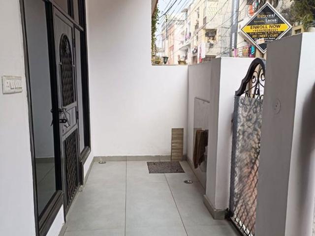 Property for rent in Deri