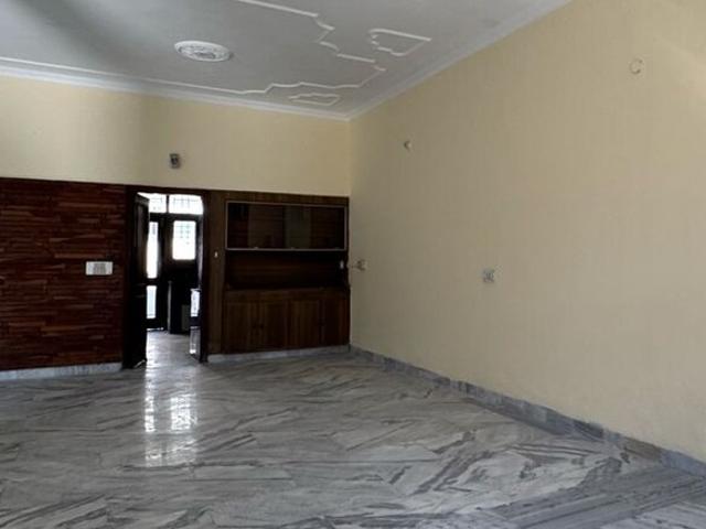 House for sale in Hariana