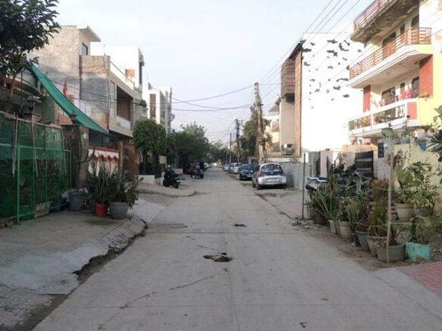Land for sale in Hariana