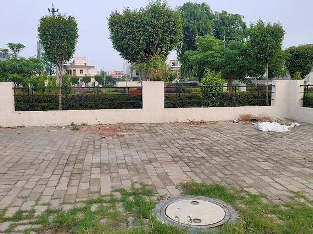 Land for sale in Hariana