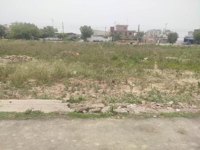Land for sale in Hariana
