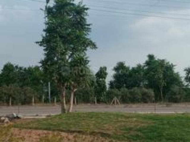 Commercial for sale in Hariana