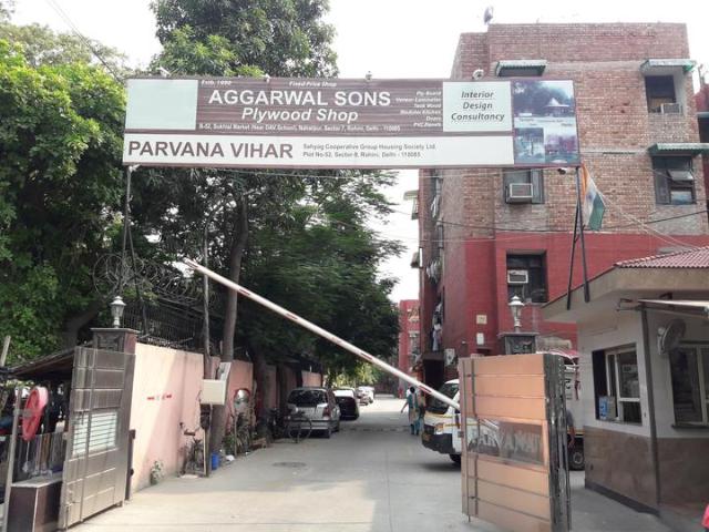 Flat for sale in North Delhi, Deri