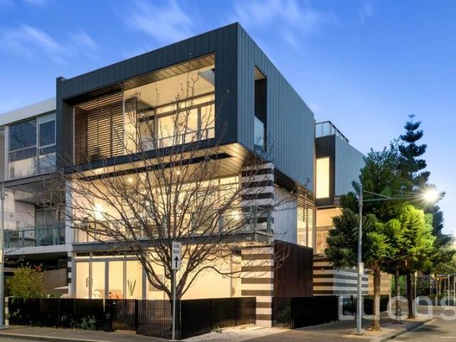 Townhouse for sale in Camerons Creek, Victoria