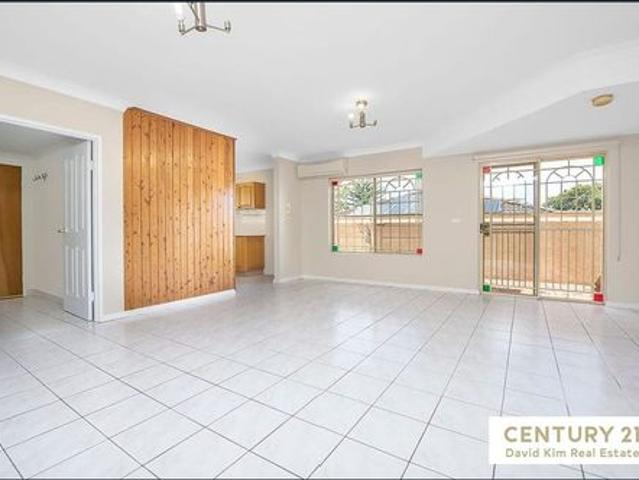 Townhouse for rent in Sydney, New South Wales