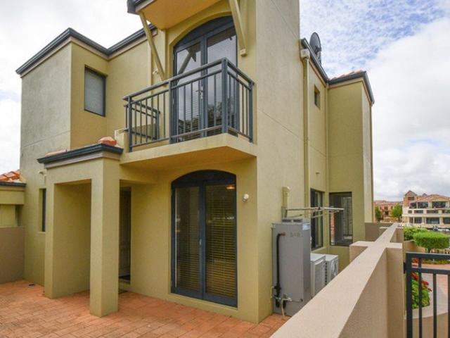 Townhouse for rent in Parklands, Western Australia