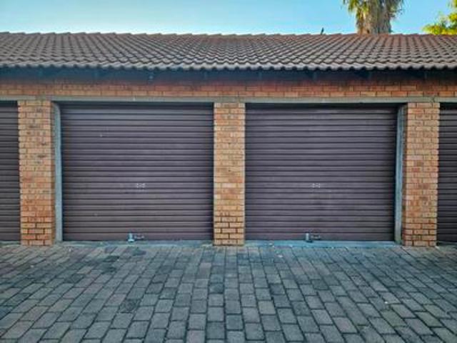 Townhouse for sale in Waterkloof, Gauteng
