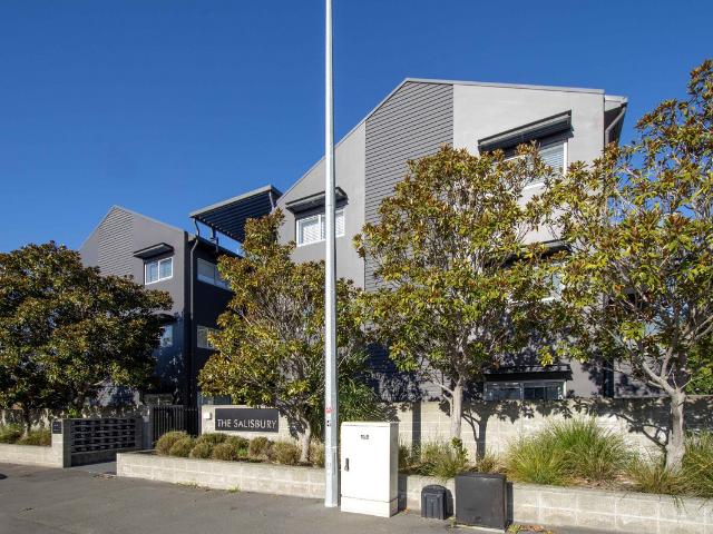 Apartment for rent in Heathcote, Canterbury