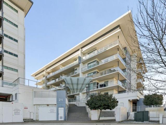 Apartment for sale in Success, Western Australia