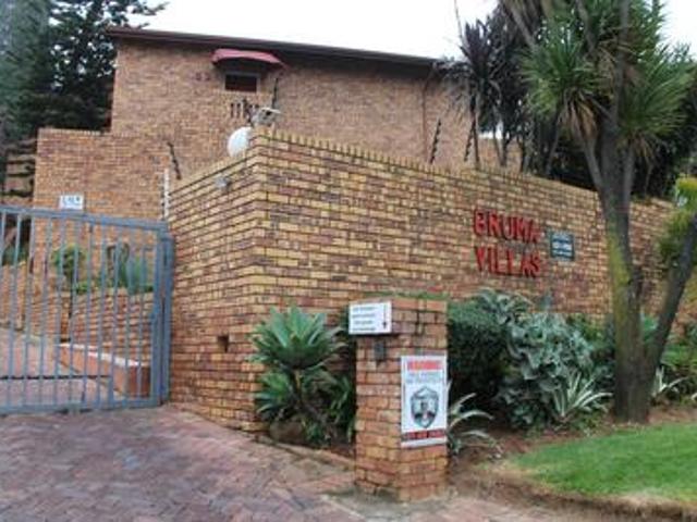 Townhouse for sale in Vosloorus, Gauteng