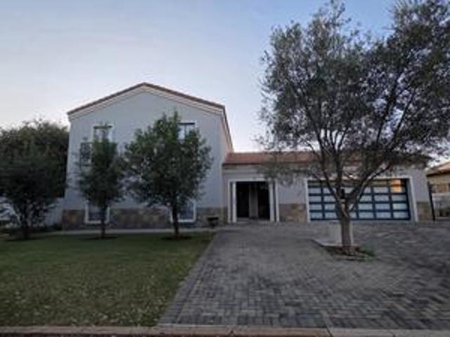 House for sale in Waterkloof, Gauteng