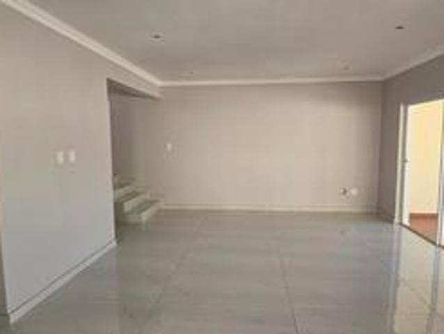 Townhouse for sale in Mt Edgecombe, Kwazulu-natal