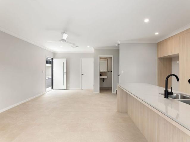 Townhouse for rent in Eden Edition, Greater Brisbane