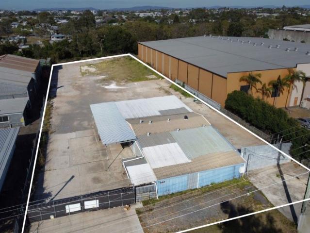 Warehouse for rent in Toombul, Queensland
