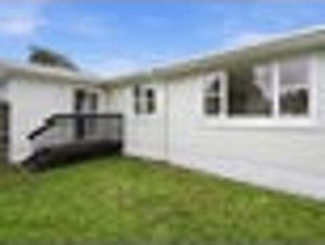 House for sale in Avondale