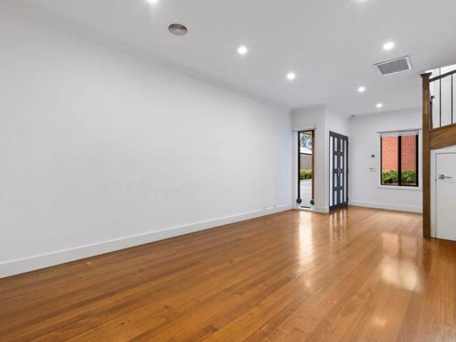 Townhouse for rent in Camerons Creek, Victoria