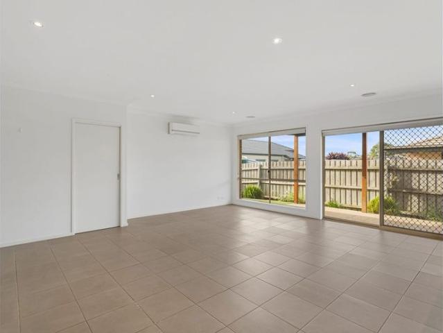 Townhouse for rent in Hastings, Melbourne